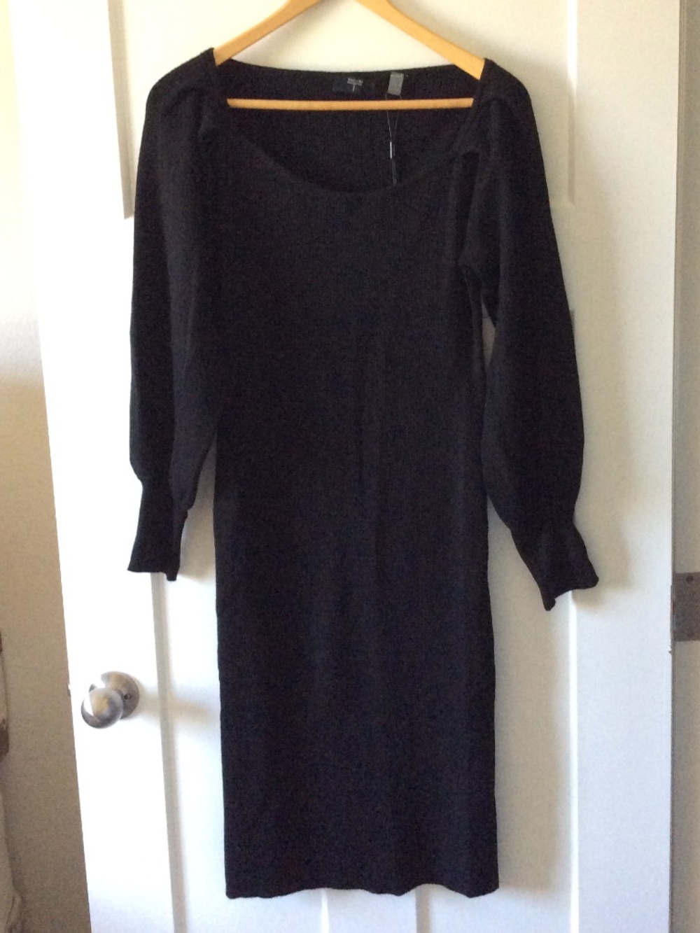 Tahari NWT Women's Large Black Sweater Dress